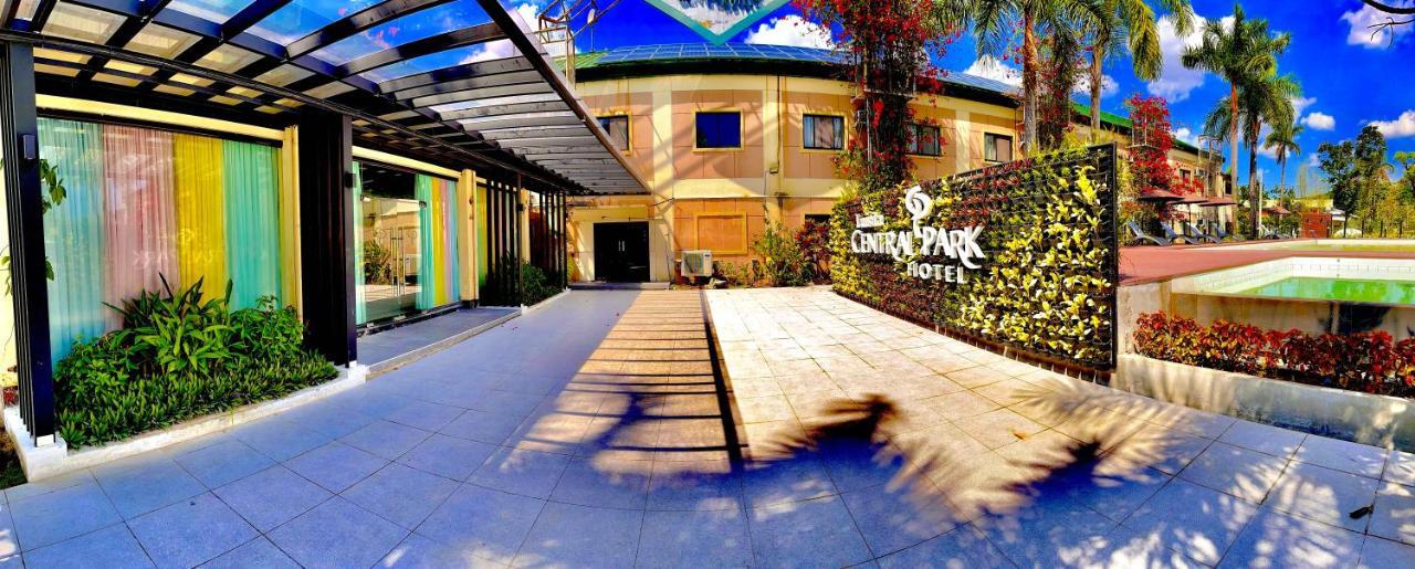 Luisita Central Park Hotel Tarlac City Zewnętrze zdjęcie