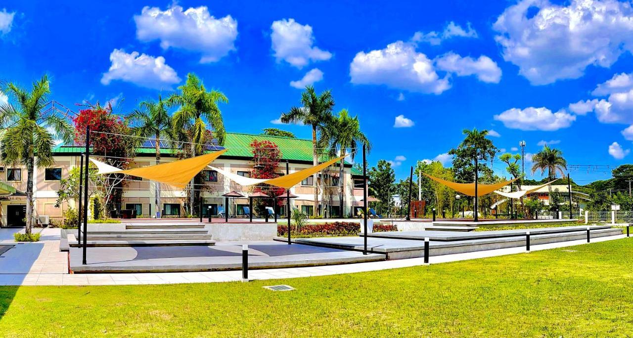 Luisita Central Park Hotel Tarlac City Zewnętrze zdjęcie