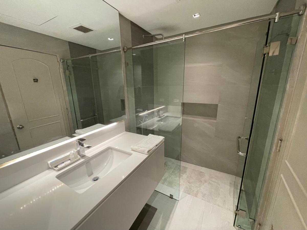 Luisita Central Park Hotel Tarlac City Zewnętrze zdjęcie