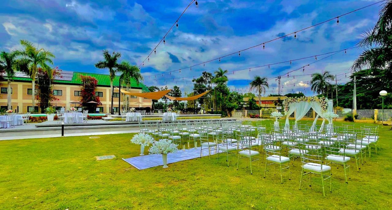 Luisita Central Park Hotel Tarlac City Zewnętrze zdjęcie