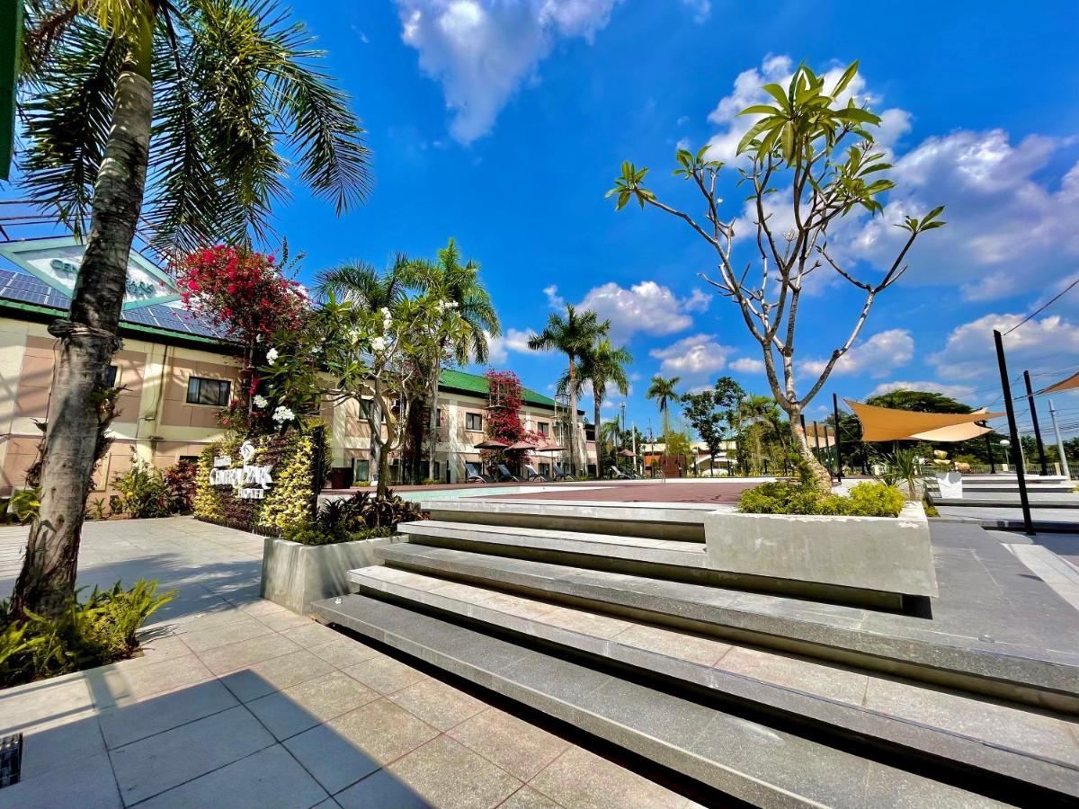 Luisita Central Park Hotel Tarlac City Zewnętrze zdjęcie