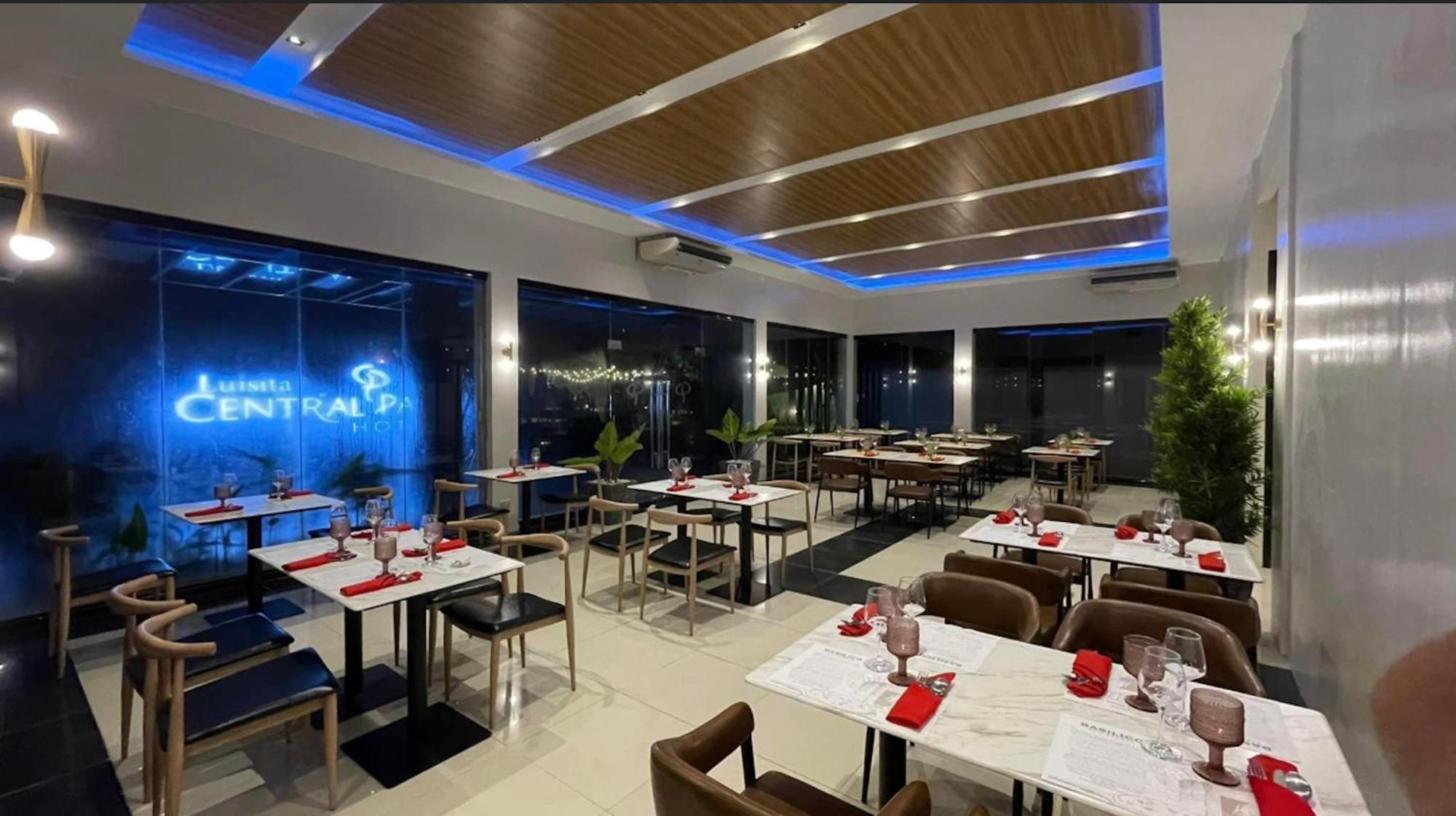 Luisita Central Park Hotel Tarlac City Zewnętrze zdjęcie