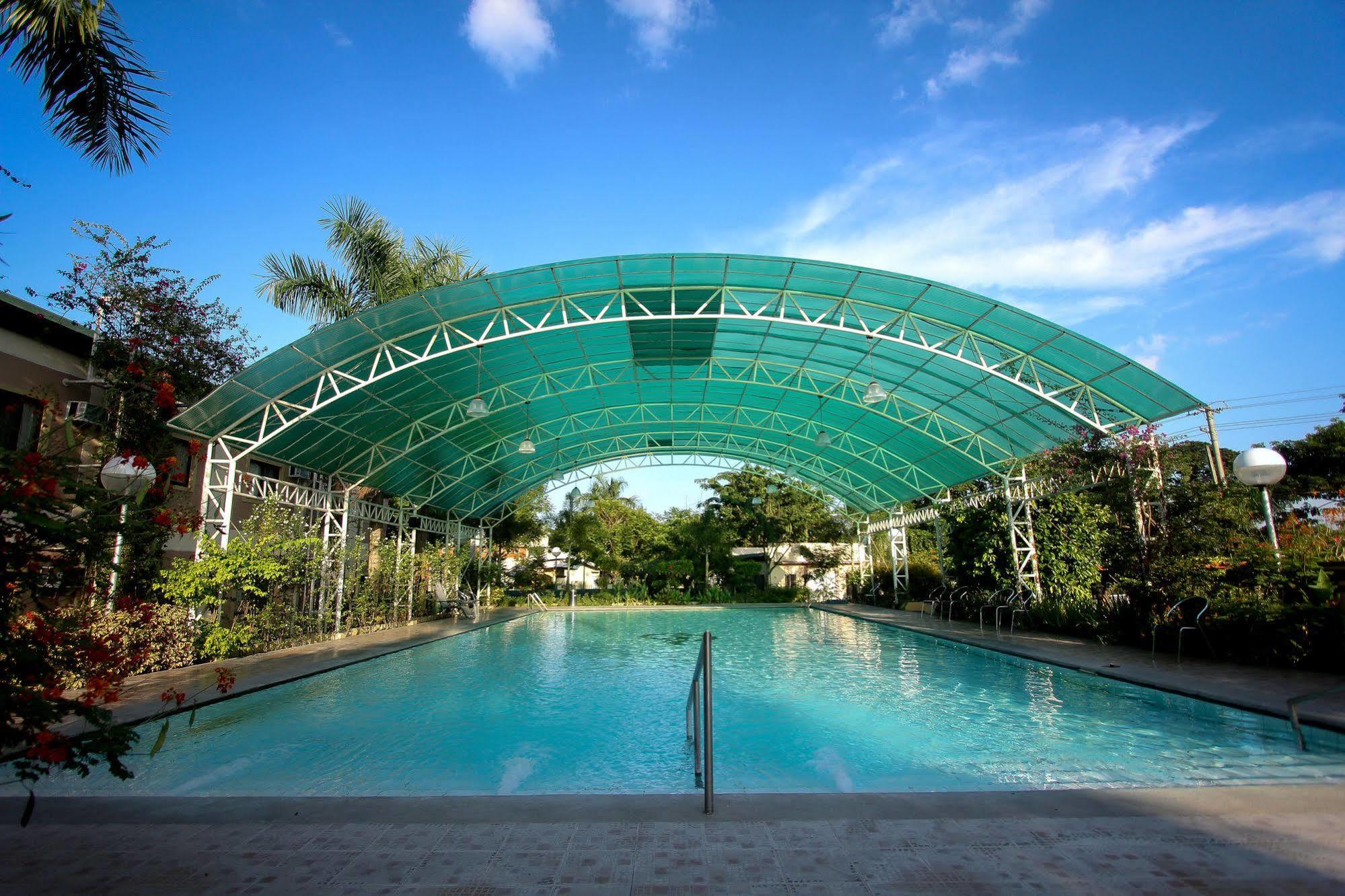 Luisita Central Park Hotel Tarlac City Zewnętrze zdjęcie