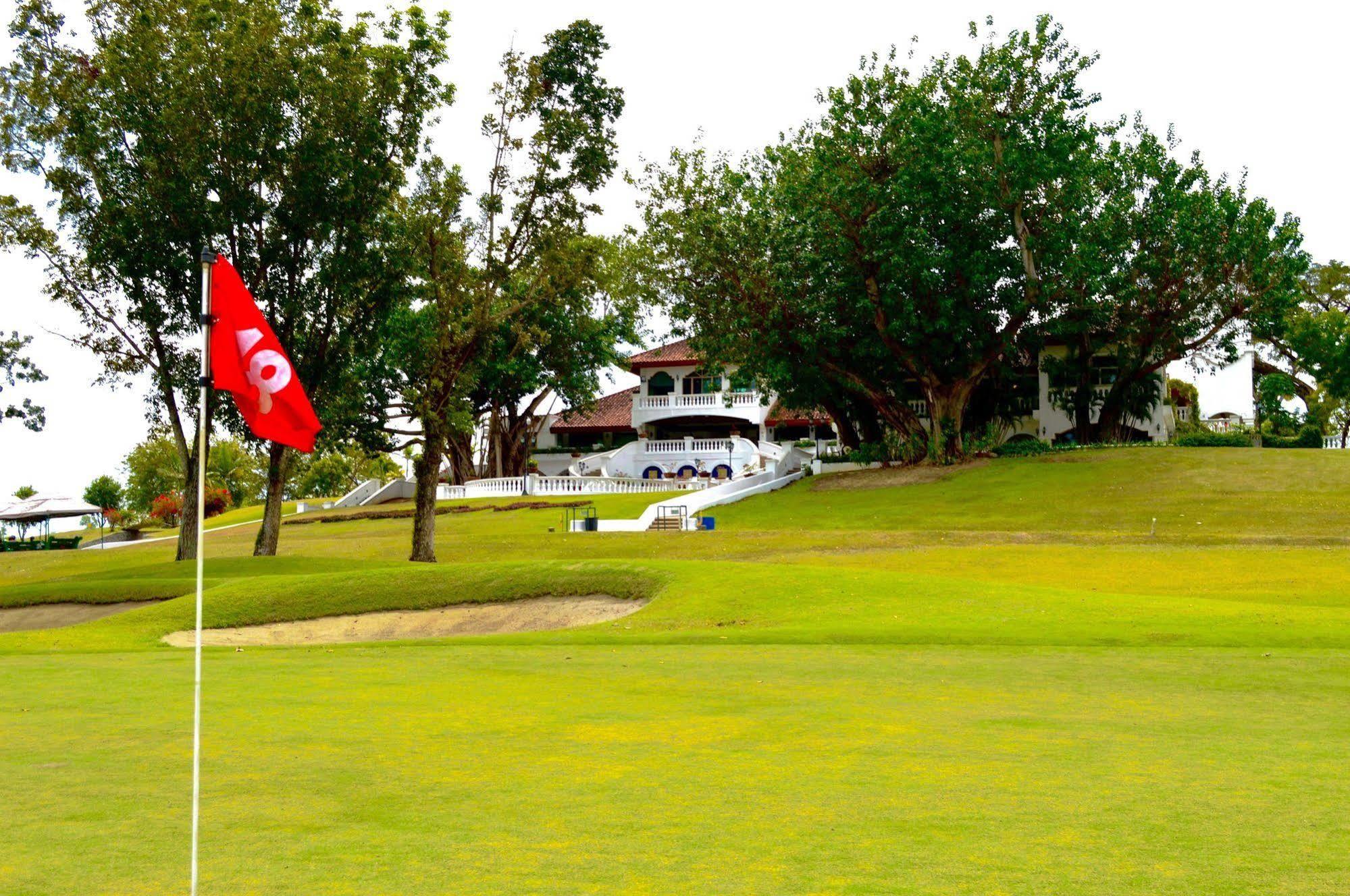Luisita Central Park Hotel Tarlac City Zewnętrze zdjęcie