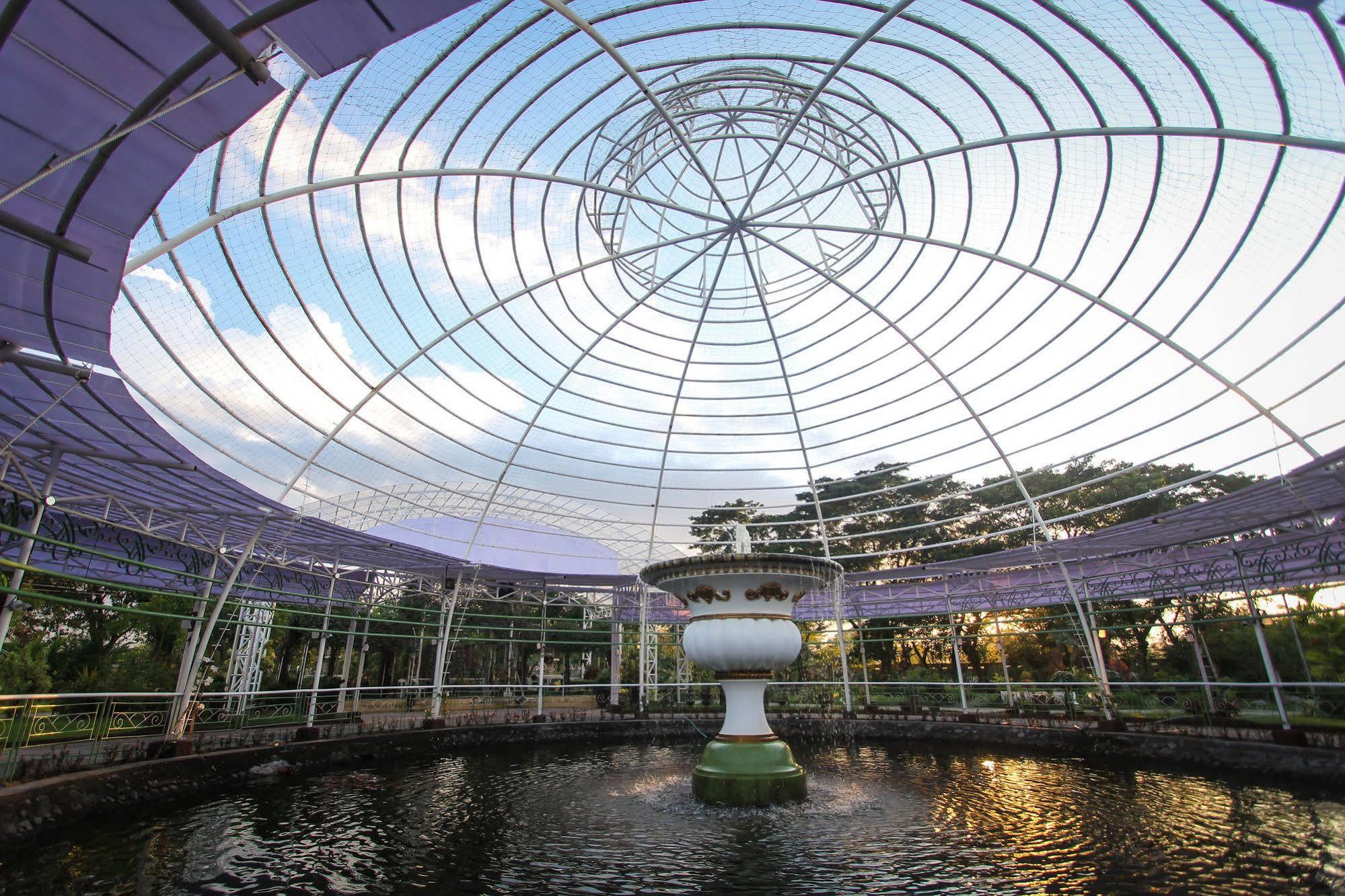 Luisita Central Park Hotel Tarlac City Zewnętrze zdjęcie